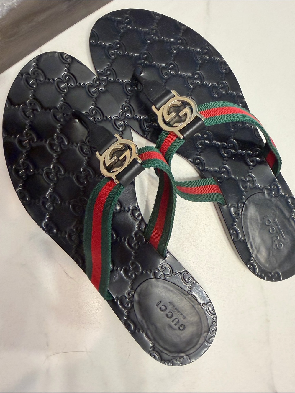 Gucci Black Leather Flip Flops with Green and Red Web Straps and Gold Double G